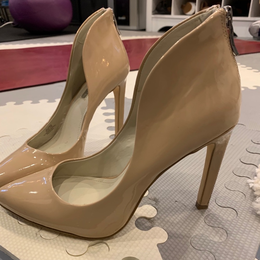 BCBG tan heels size 8